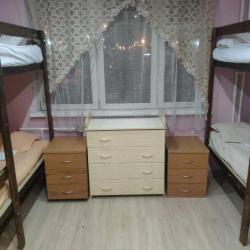 Капсула в 10-местном общем номере (верхнее место)