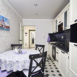 Фото Апартаменты на улице Андрея Губина 24