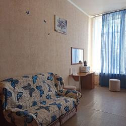 4-местный номер улучшенный семейный с 1 двуспальной кроватью