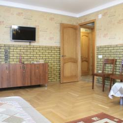 Фото Апартаменты на улице Широкая 36