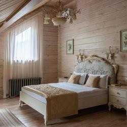 Номер делюкс с 1 двуспальной кроватью (с завтраком)