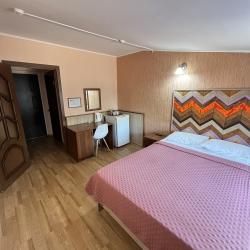 Номер стандарт с 1 двуспальной кроватью