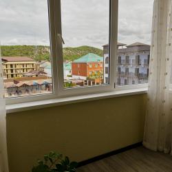 2-комнатный номер люкс улучшенный с 1 односпальной и 1 двуспальной кроватью