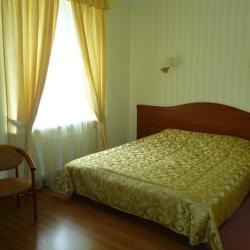 Номер стандарт с 1 двуспальной кроватью