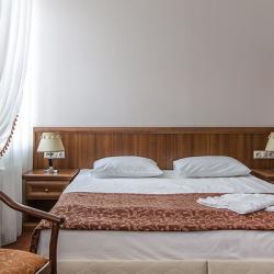 Номер улучшенный с 1 двуспальной кроватью (с завтраком)