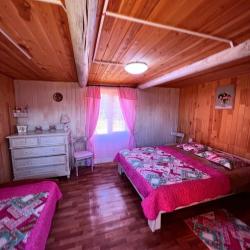 Номер стандарт с 1 односпальной и 1 двуспальной кроватью (с завтраком)