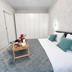 2-комнатные апартаменты стандарт в центре Тюмени с живописным прудом