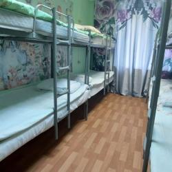 Кровать в 8-местном общем номере (верхняя койка)