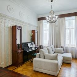 Фото Отель FlatStay Достоевского 38 | 3шка на 8 человек в Петербургском стиле