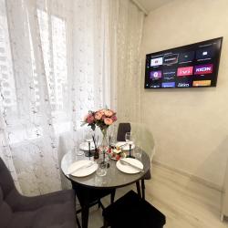 2-комнатные апартаменты стандарт в центре Тюмени с живописным прудом