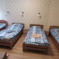 Кровать в 8-местном общем номере