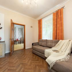 Фото Двухкомнатные апартаменты на улице Урицкого 12