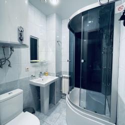 Комната полулюкс с 1 двуспальной кроватью