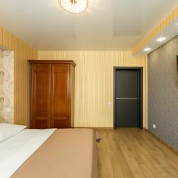 Фото Апартаменты на улице Революционная 3