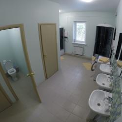 Кровать в 6-местном общем номере