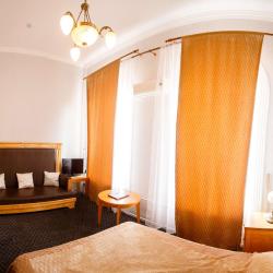 Номер стандарт с 1 двуспальной кроватью