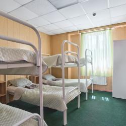 Кровать в 6-местном общем номере