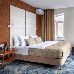 Фото V hotel & Rooftop lounge (В отель)