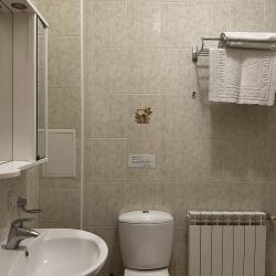 2-местный номер эконом стандарт с 1 двуспальной кроватью