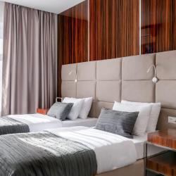 Фото V hotel & Rooftop lounge (В отель)