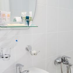 Номер стандарт с 1 двуспальной кроватью