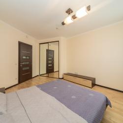 Фото Отель Бoльшая 3-x комнaтнaя кваpтира в центре города