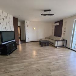 Фото Отель Бoльшая 3-x комнaтнaя кваpтира в центре города