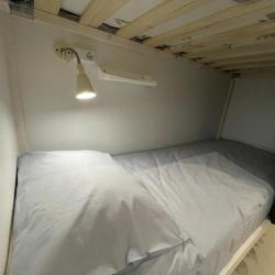 Кровать в 6-местном общем номере