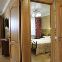 Фото Апартаменты на улице Широкая 36