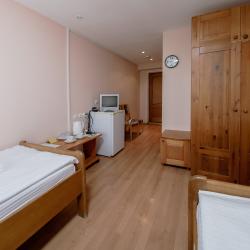 Номер стандарт с 2 односпальными кроватями (без балкона)