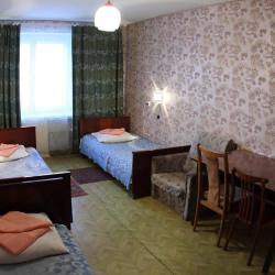 Трёхместный (удобства на блок)(4 и 5 этаж)(с завтраком)