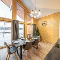 Коттеджи у озера  с 2-мя спальнями (100 кв.м.)