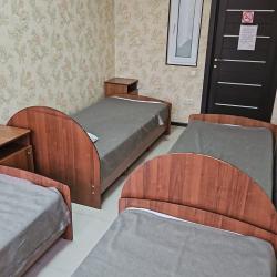 Кровать в 4-местном общем женском номере