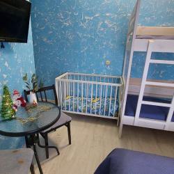 Комната полулюкс с 1 двуспальной кроватью и 1 двухъярусной кроватью