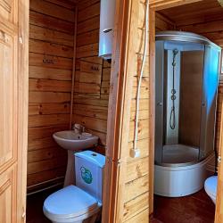 Дом из бруса летний c 1 двуспальной кроватью