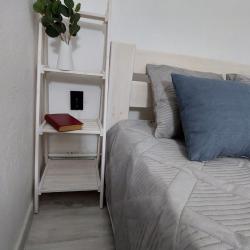 Комната полулюкс с 1 двуспальной кроватью и 1 двухъярусной кроватью