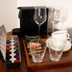 Фото V hotel & Rooftop lounge (В отель)