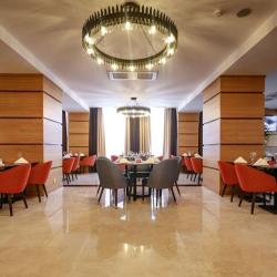 Фото Отель Ramada by Wyndham Astana (Рамада Бай Виндхем Астана)