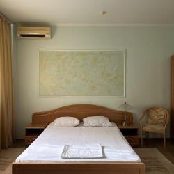 2-местный номер эконом стандарт с 1 двуспальной кроватью