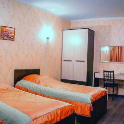 Комната стандарт с 2 односпальными кроватями (с завтраком)