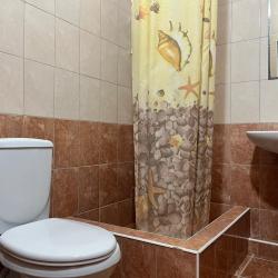 Комната стандарт с 2 односпальными и 1 двуспальной кроватью
