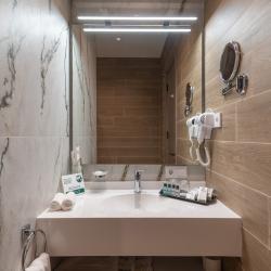 Leo Suite