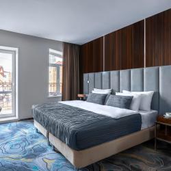 Фото V hotel & Rooftop lounge (В отель)