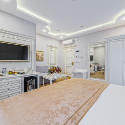 Номер стандарт семейный с 1 двуспальной кроватью (с завтраком)