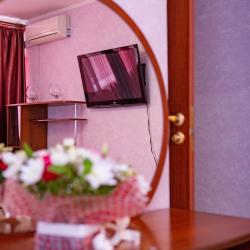 Номер полулюкс с 1 двуспальной кроватью