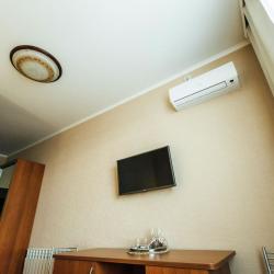 Номер полулюкс с 1 двуспальной кроватью