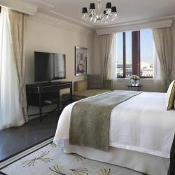 Four Seasons Hotel Moscow (Фо Сизонс) — b5509c6d78aa711fc6a71a87e6dde741