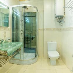 Номер полулюкс с 1 двуспальной кроватью