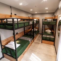 Кровать в общем мужском номере с 3 двухъярусными кроватями (общие удобства)