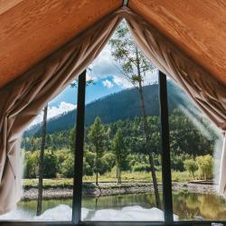 Фото Отель Khan Glamping Goloustnoye (Хан Глэмпинг Голоустное)